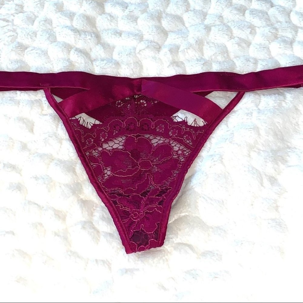Rare Victoria Secret Designer Fashion Show Panty purple small limited edition